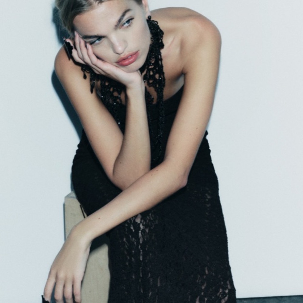 Zara limited edition strapless lace midi dress - Picture 5 of 13